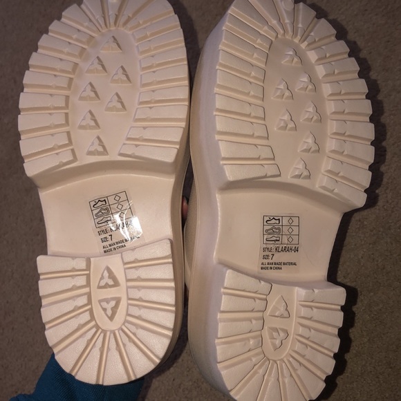 Platform Clogs - Picture 3 of 3